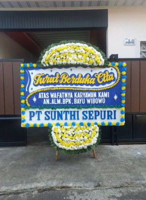 Papan Bunga Duka di Wadaslintang