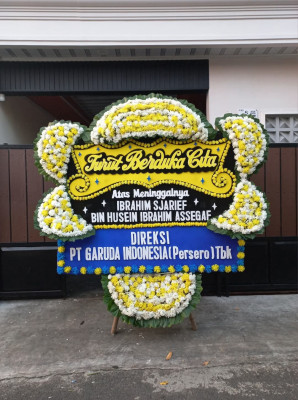 Papan Bunga Duka di Wadaslintang